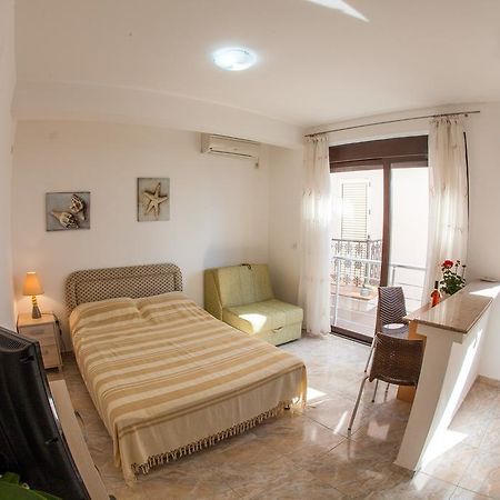 Apartments Lumiere Rafailovici Exterior foto